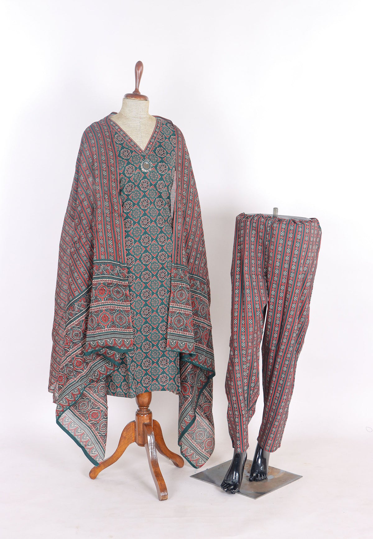 Cotton Kurtis with White and Green Colour -(SA-745)