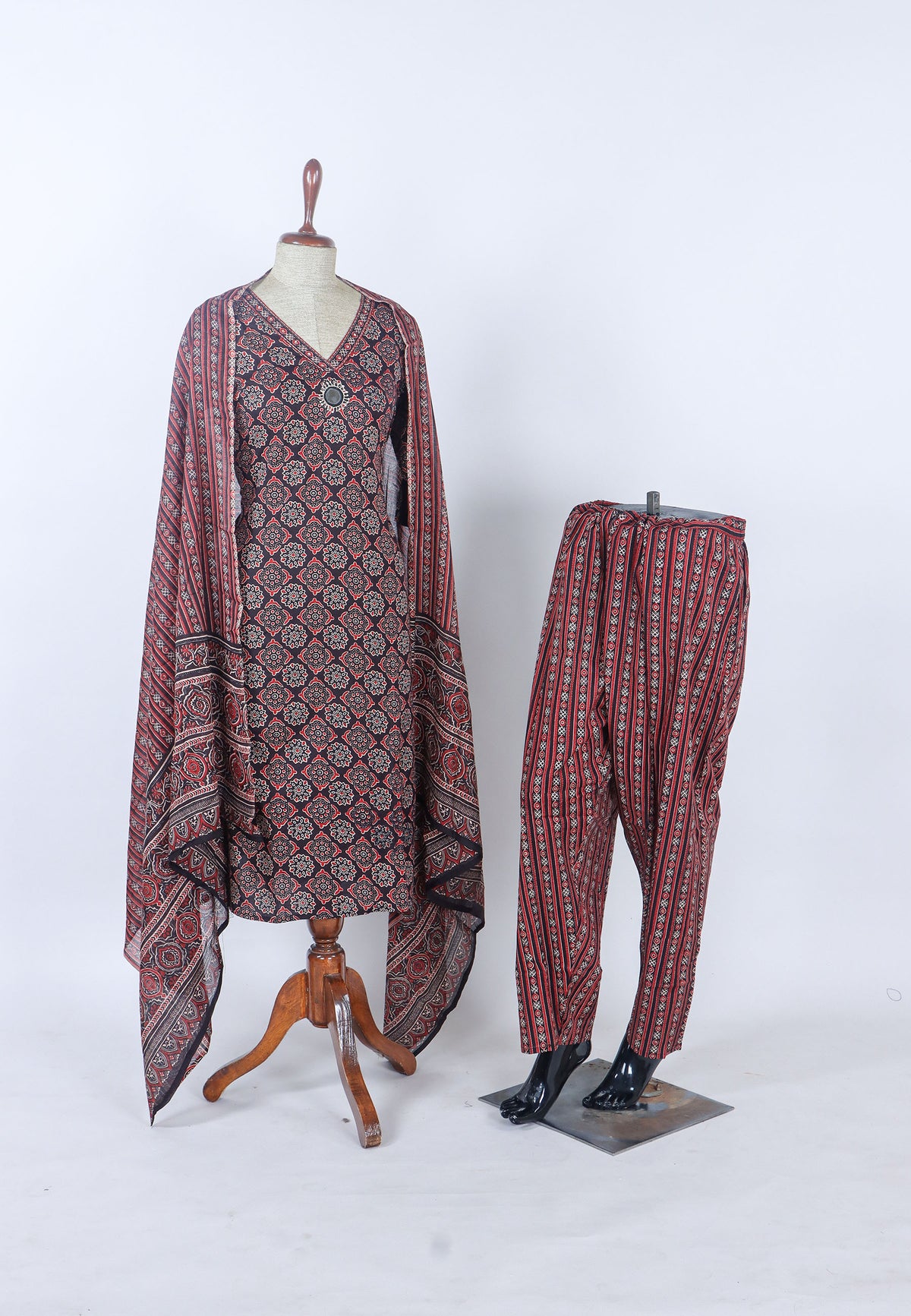 Cotton Kurtis with White and Red Colour -(SA-746)