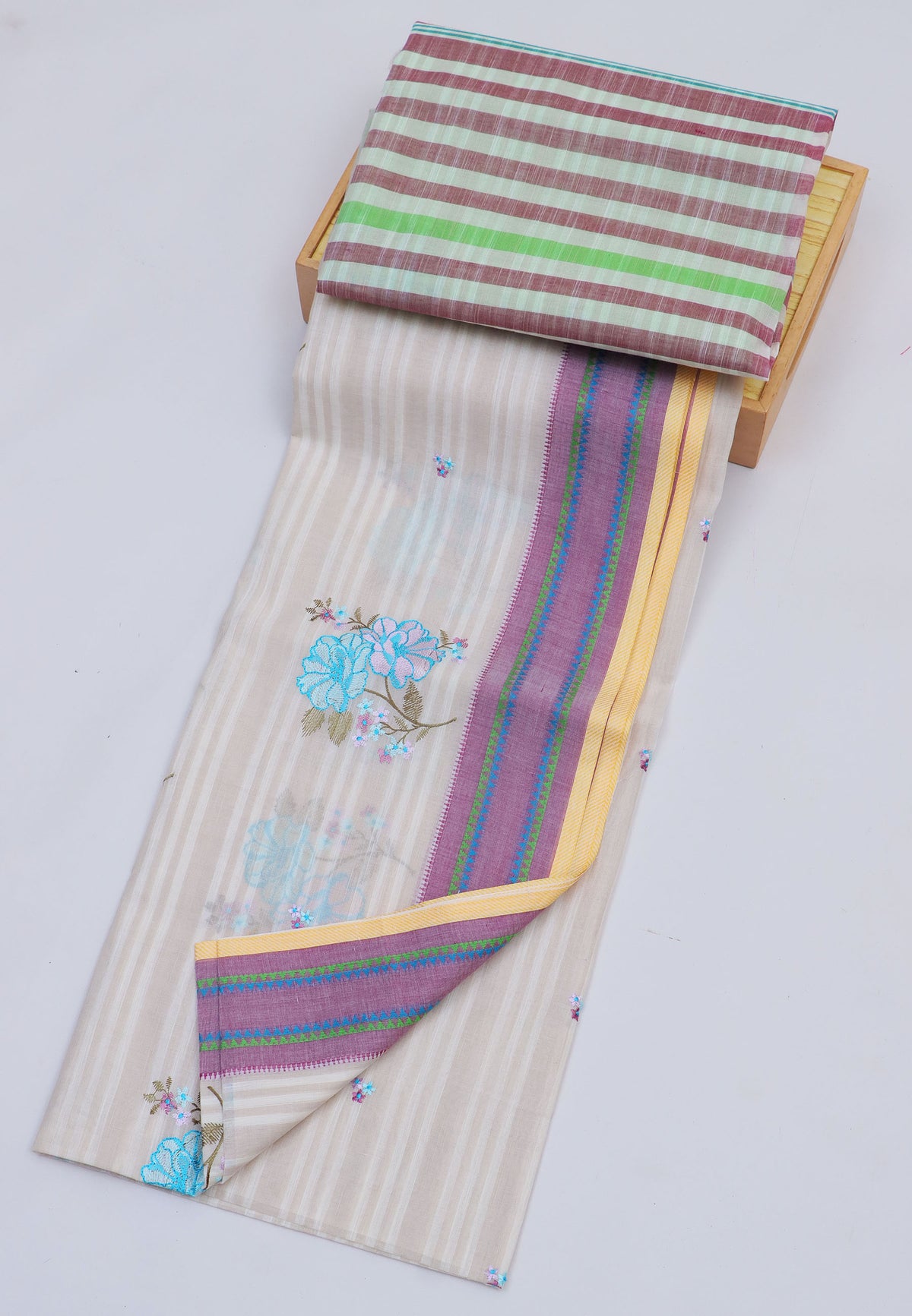Embroidery Saree With Cream Collur and Border with Maroon Shade - (SA-402)