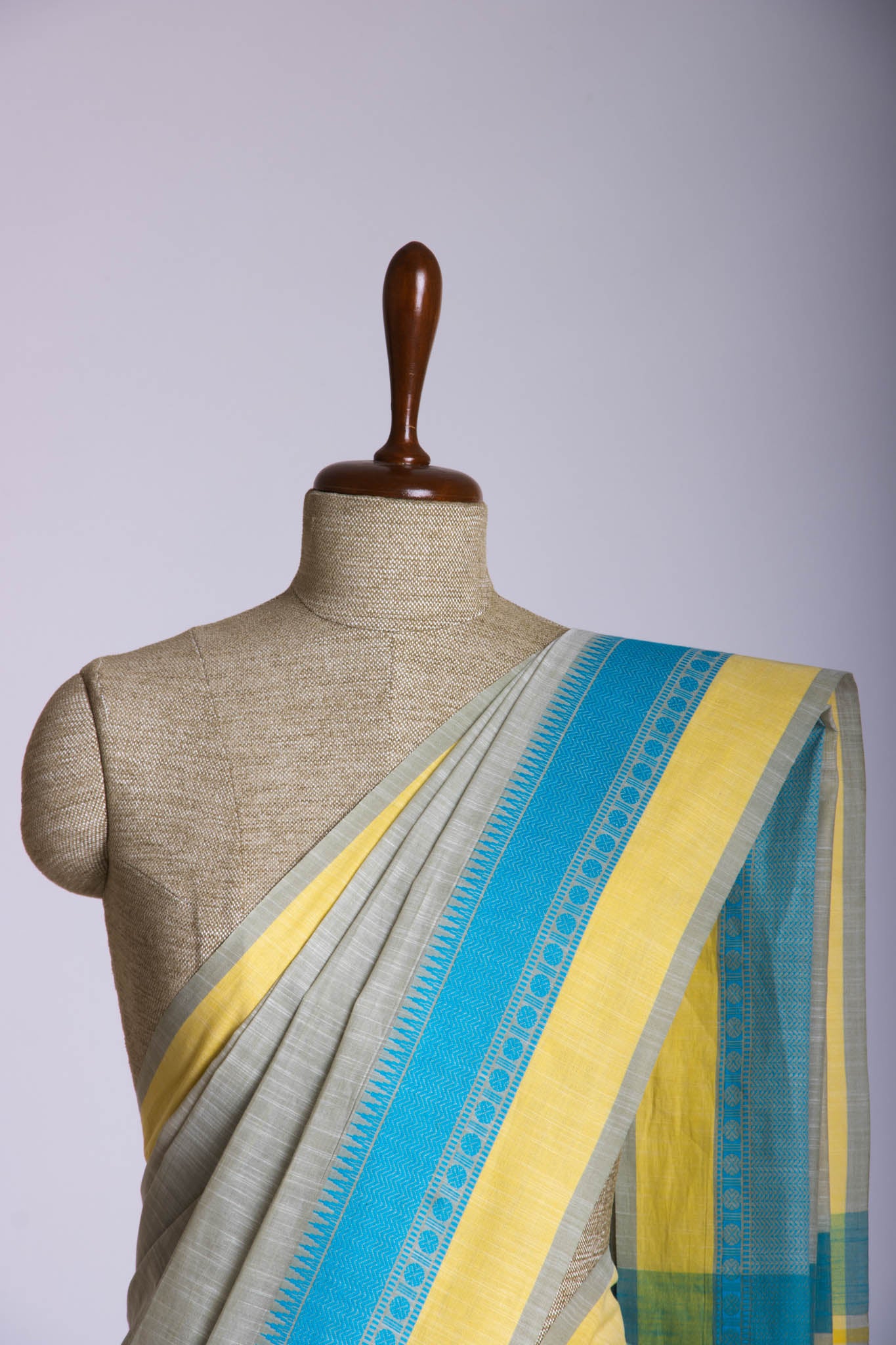 Cloud Grey with white slub effect Mangalagiri cotton saree-2 - (SA-065) - Dakshin Weaves