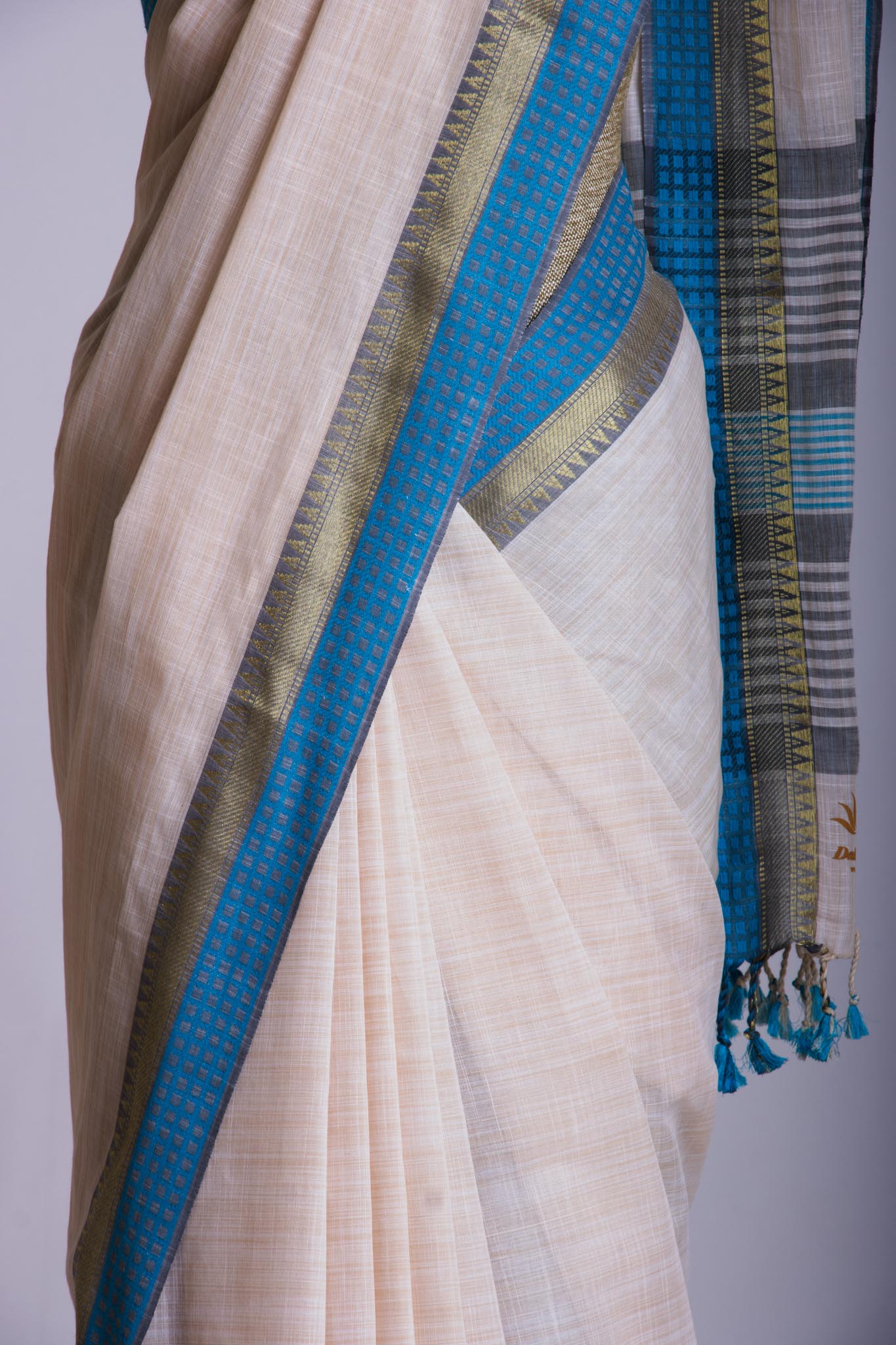 Alikam Khadi Cotton saree in Ice Blue with white slub texture -(SA-077) - Dakshin Weaves