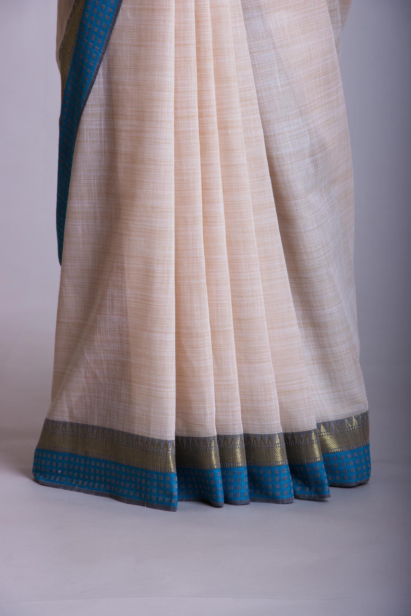 Alikam Khadi Cotton saree in Ice Blue with white slub texture -(SA-077) - Dakshin Weaves